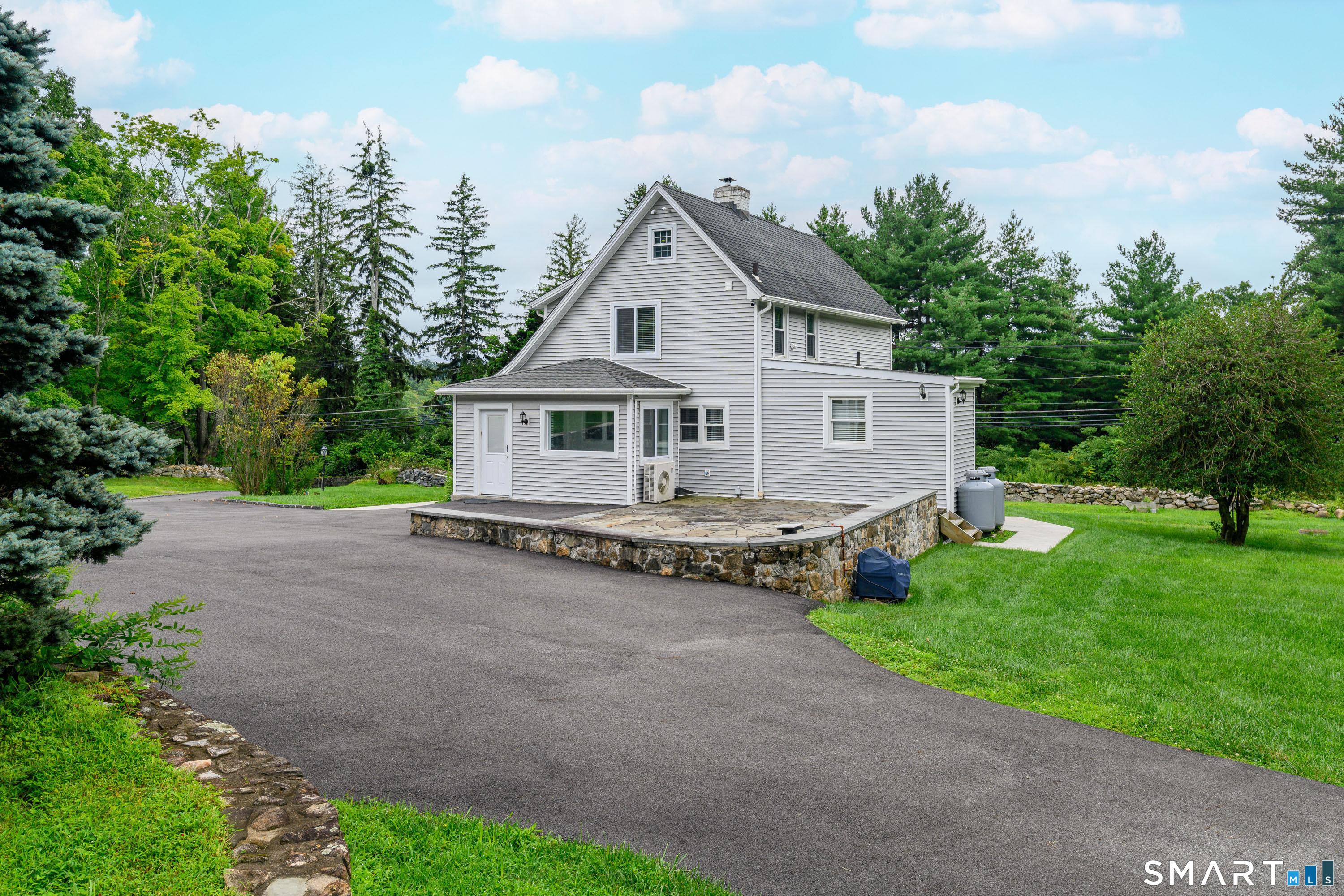 47 Middle River Road Danbury, CT 06811 - Photo 27 of 33 Gallery Image 27