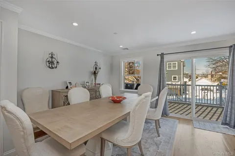 $875,000 | 24 North Boulevard, East Rockaway, NY 11518