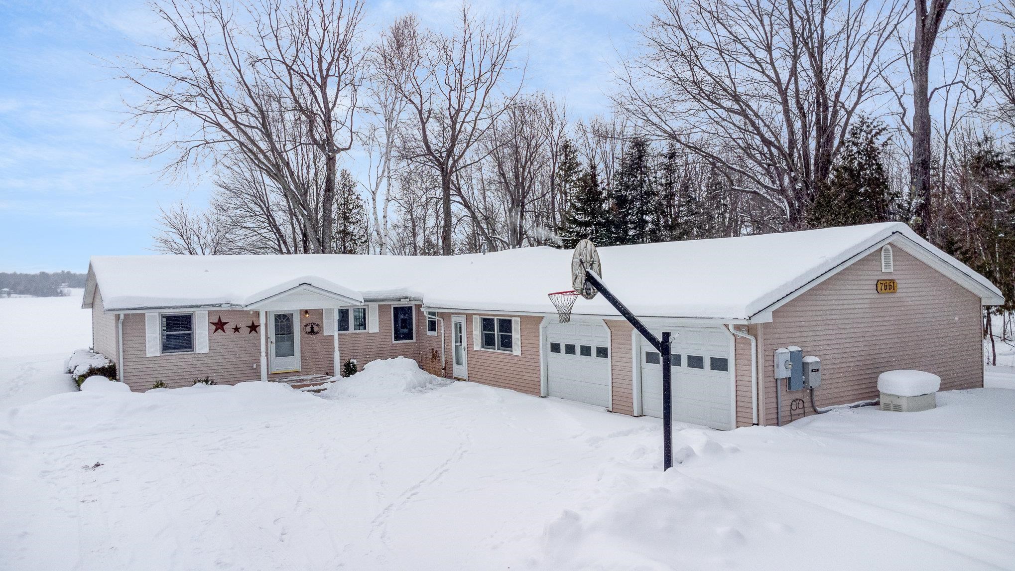 7661 Feather Lane Cheboygan, MI 49721 - Photo 2 of 38 Gallery Image 2