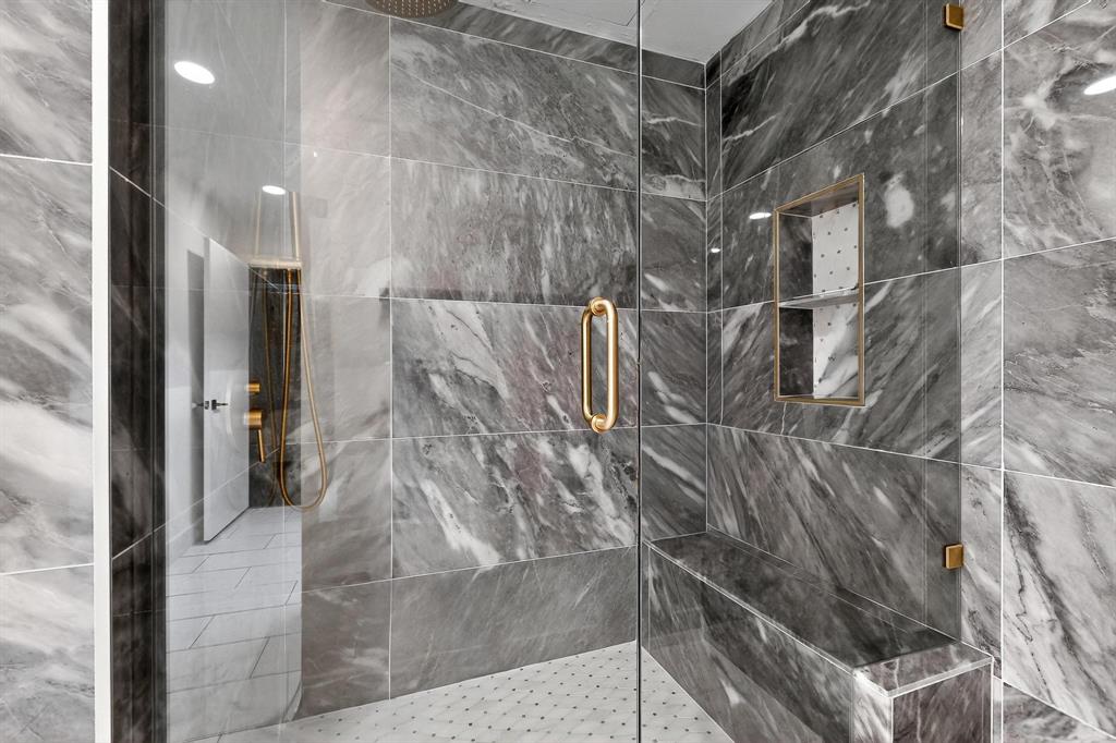 5055 Addison Circle, Unit 736 Addison, TX 75001 - Photo 22 of 34 a view of entryway