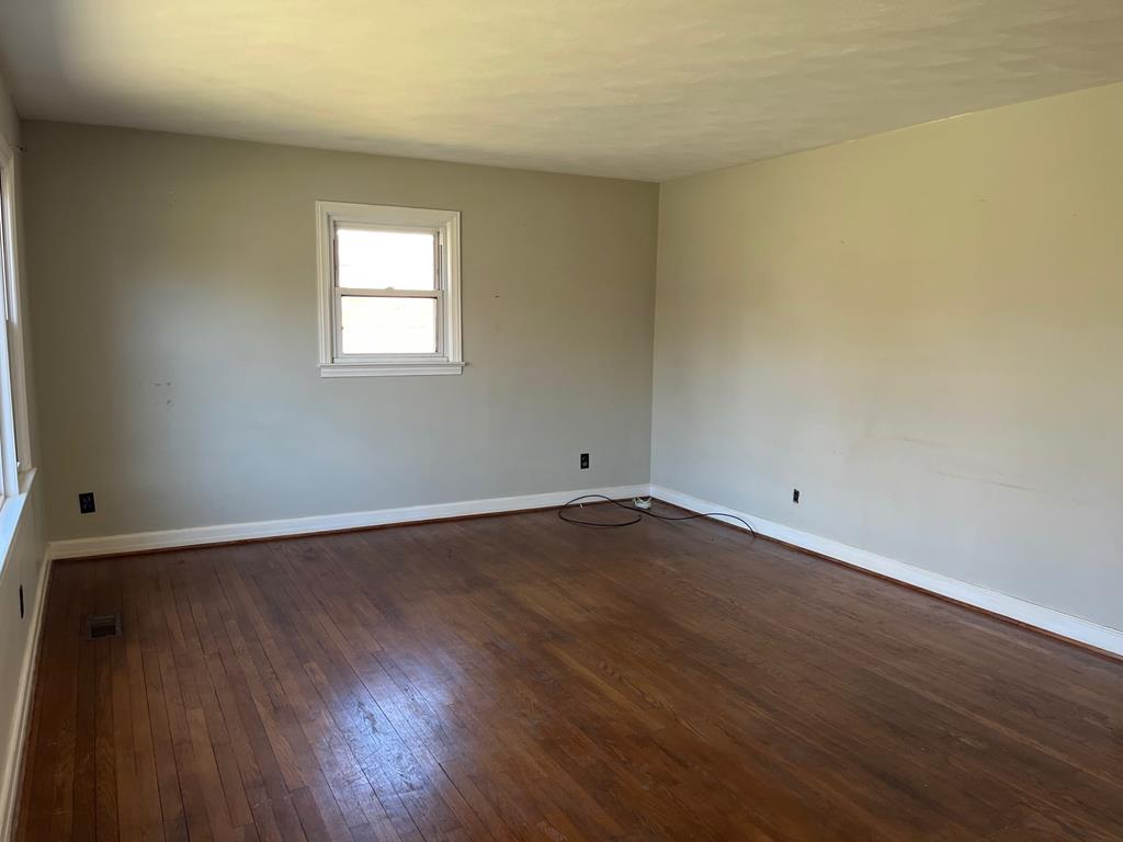 227 Seminole Road Bristol, VA 24201 - Photo 4 of 21 Gallery Image 4