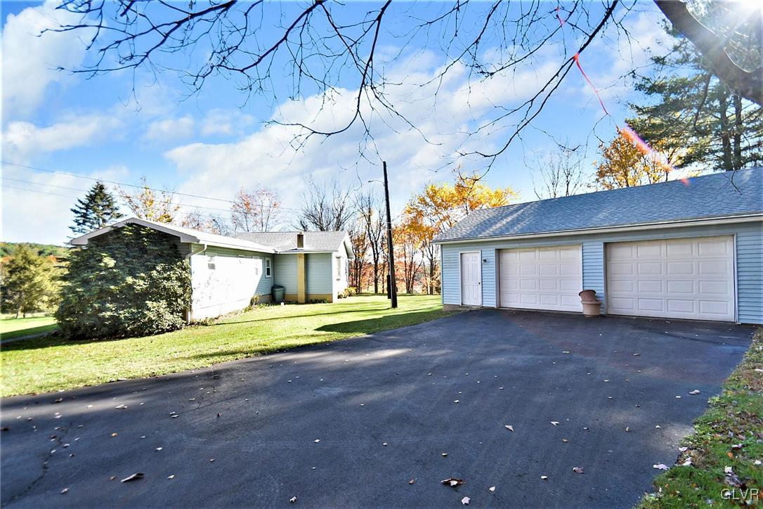 460 Hill Road Palmerton, PA 18071 - Photo 8 of 30 Gallery Image 8