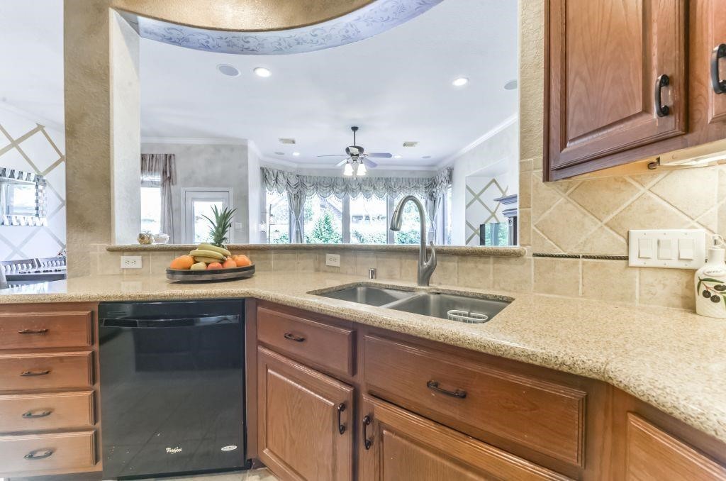 31 North Warbler Bend Circle Spring, TX 77382 - Photo 11 of 31 a bathroom with a sink and a mirror