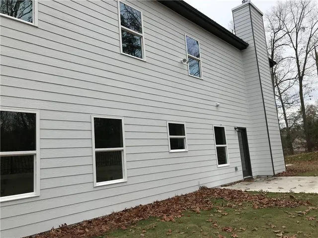 a view of an empty room with window