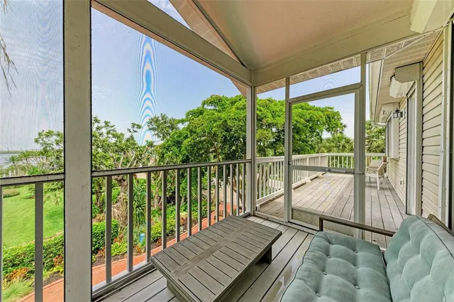 $1,720,000 | 8963 Fishermens Bay Drive, Sarasota, FL 34231