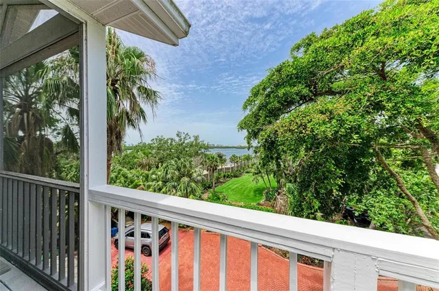 $1,720,000 | 8963 Fishermens Bay Drive, Sarasota, FL 34231