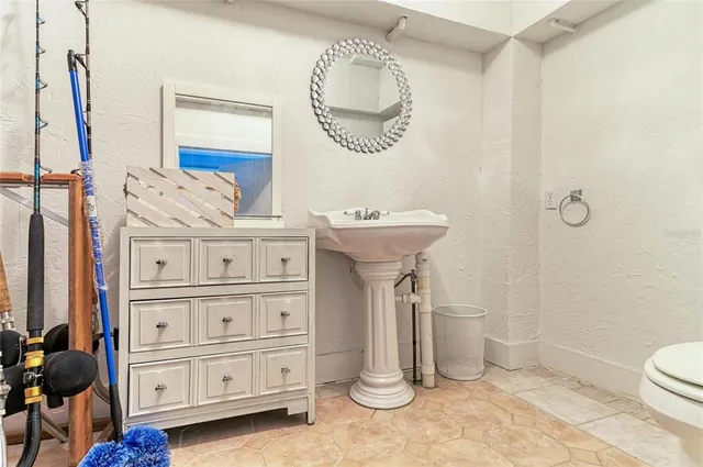 $1,720,000 | 8963 Fishermens Bay Drive, Sarasota, FL 34231