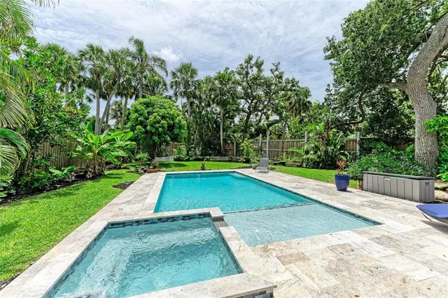 $1,720,000 | 8963 Fishermens Bay Drive, Sarasota, FL 34231