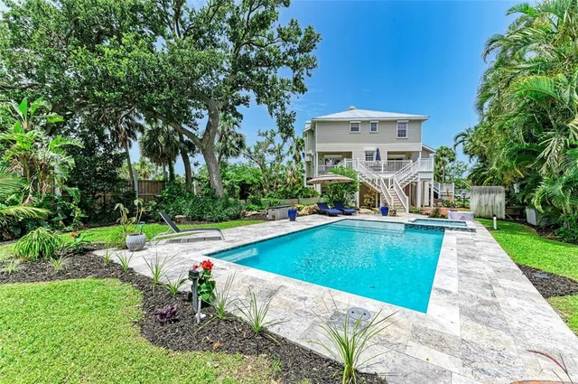 $1,720,000 | 8963 Fishermens Bay Drive, Sarasota, FL 34231