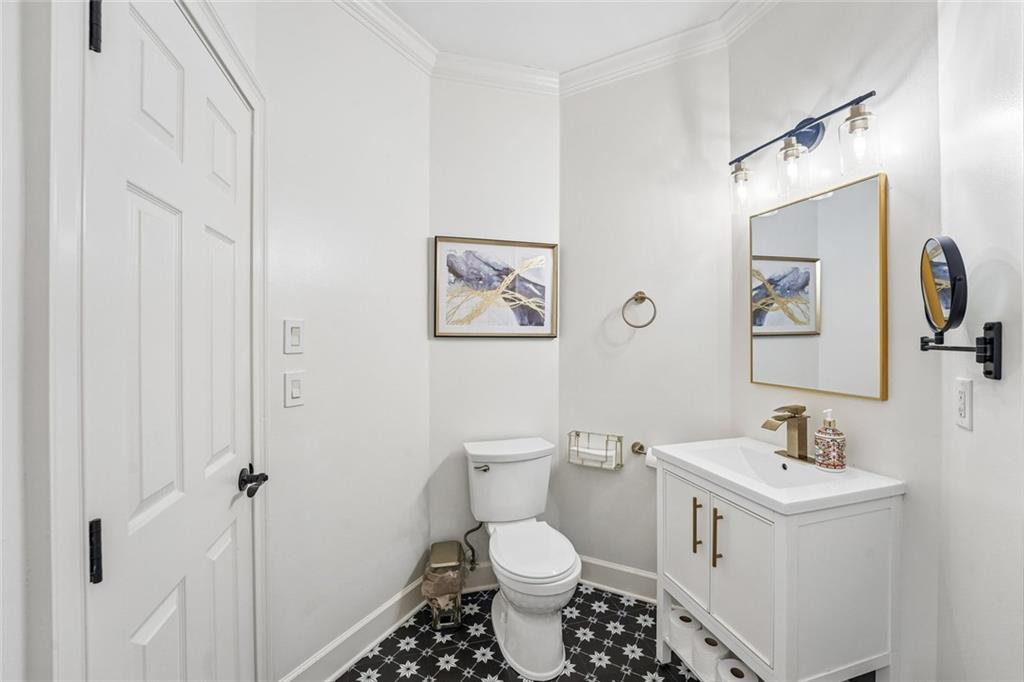1091 Fieldstone Trail Milton, GA 30004 - Photo 29 of 84 a bathroom with a sink toilet and shower