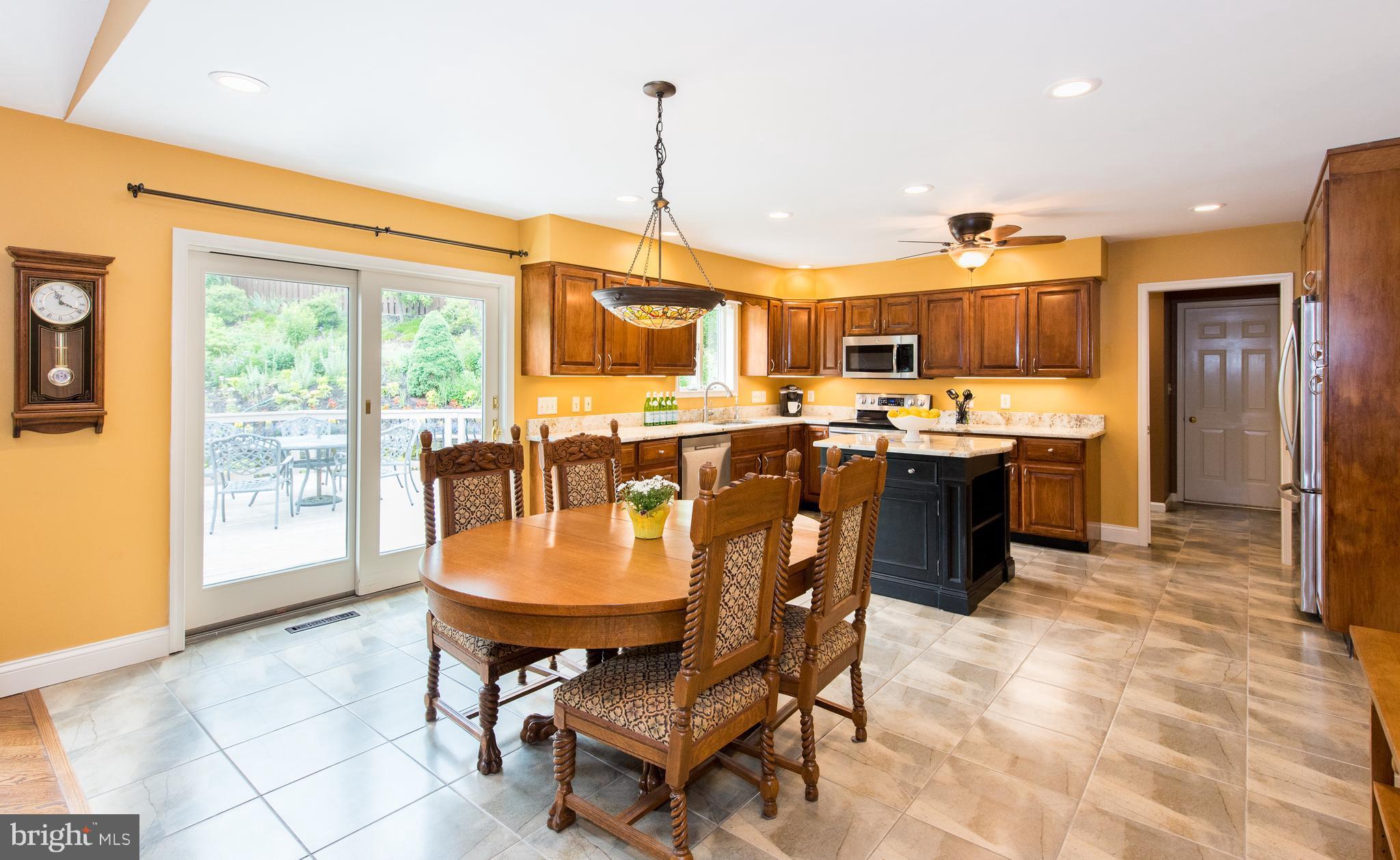 4147 Louisville Road Finksburg, MD 21048 - Photo 7 of 30 Kitchen/Breakfast Room
