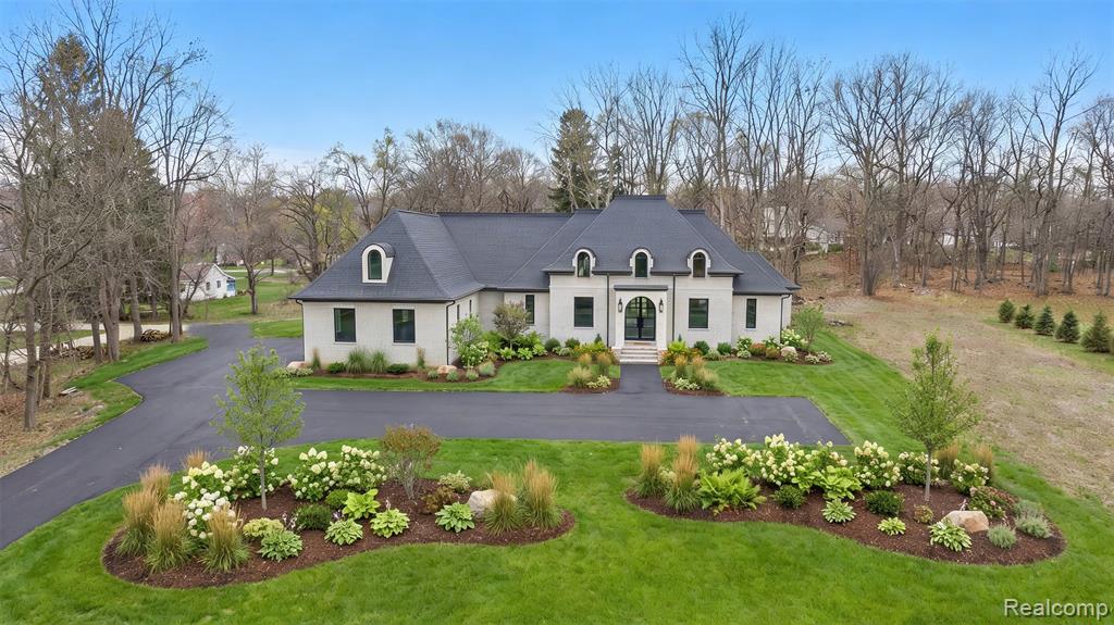 5560 Sheldon Road Rochester, MI 48306 - Photo 2 of 10