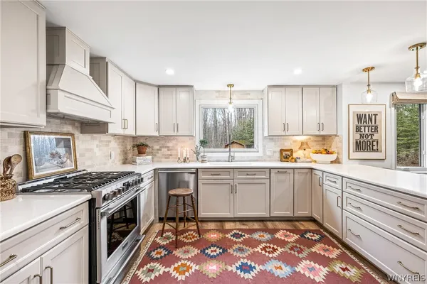 $579,900 | 658 Bauder Park Drive, Alden, NY 14004