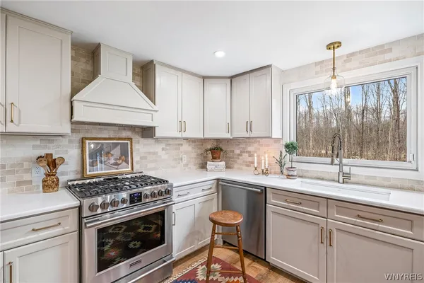 $579,900 | 658 Bauder Park Drive, Alden, NY 14004