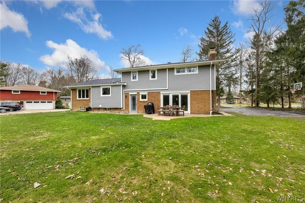 $579,900 | 658 Bauder Park Drive, Alden, NY 14004