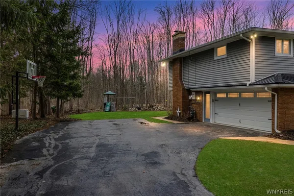 $579,900 | 658 Bauder Park Drive, Alden, NY 14004