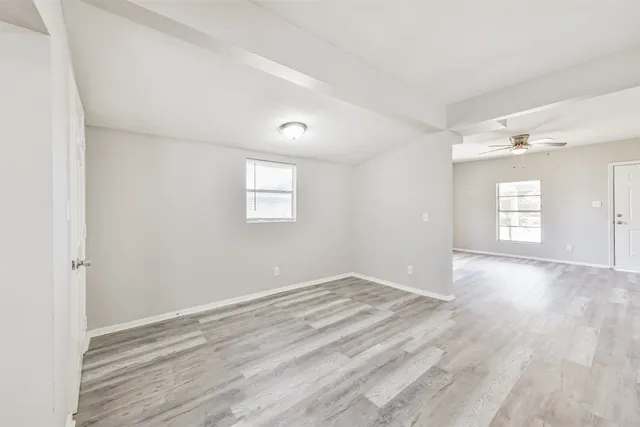 $1,600 | 424 South Broadway Street, La Porte, TX 77571