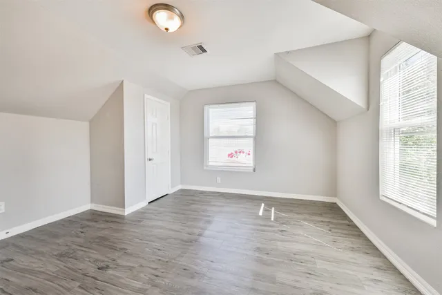 $1,600 | 424 South Broadway Street, La Porte, TX 77571