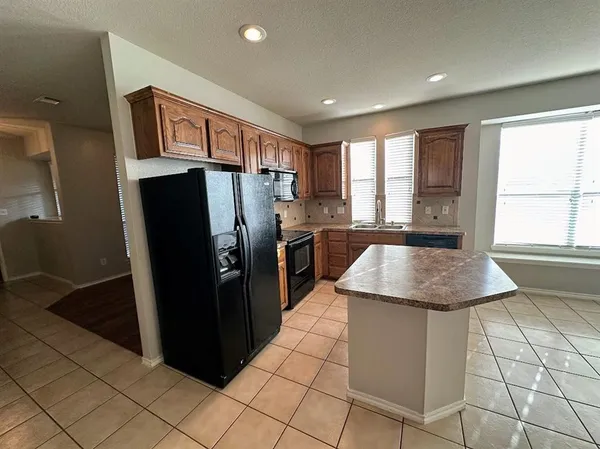 $2,150 | 420 Donagon Court, Fort Worth, TX 76052
