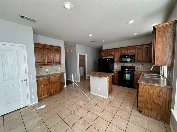 $2,150 | 420 Donagon Court, Fort Worth, TX 76052