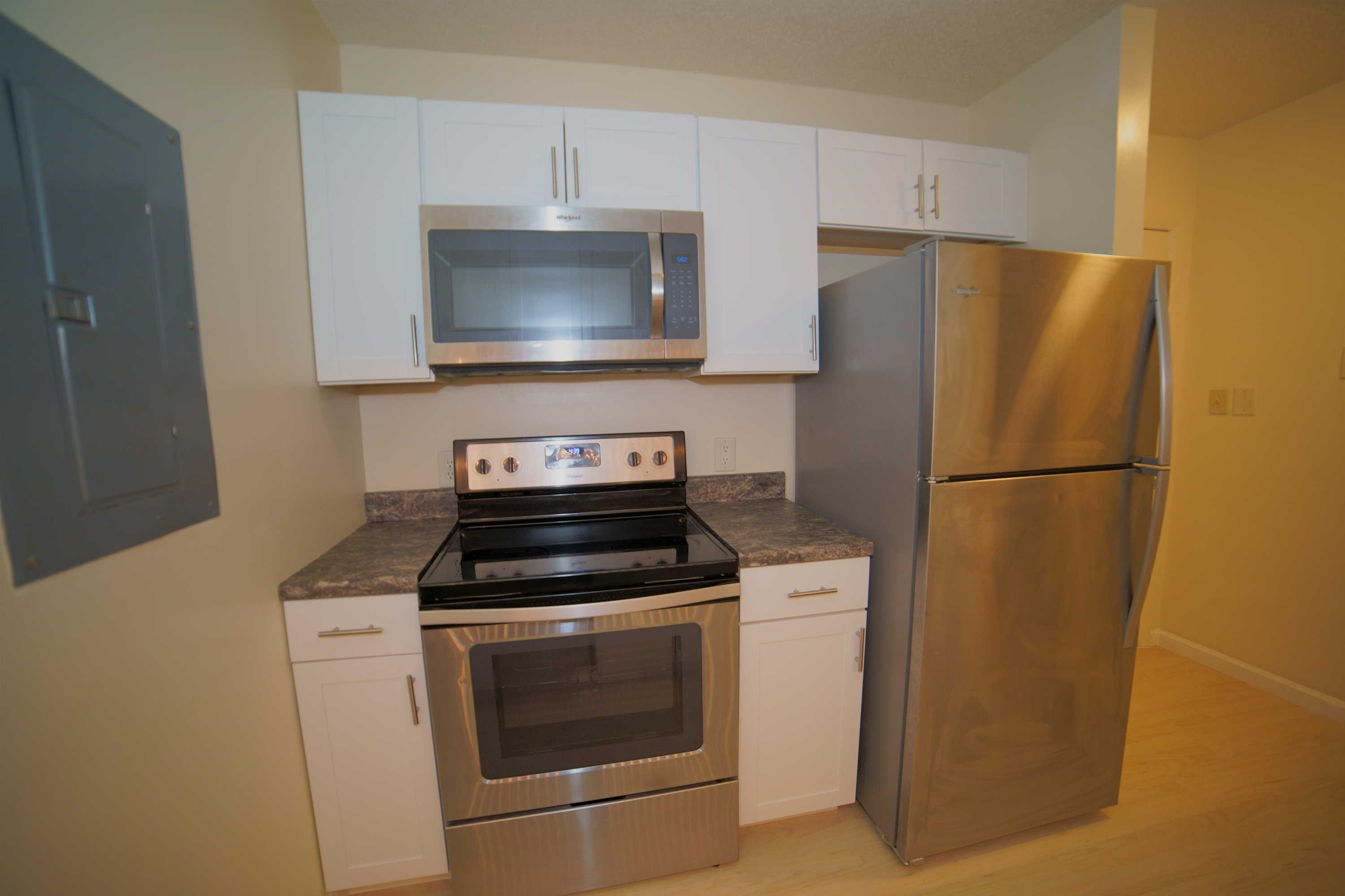 1431 Collegiate Circle, Unit 301 Raleigh, NC 27606 - Photo 4 of 31 Photo 4