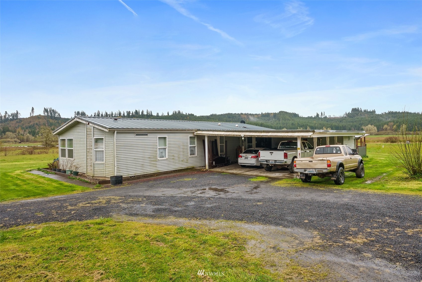 1503 Lincoln Creek Road Rochester, WA 98579 - Photo 4 of 28 a view of a house with pool