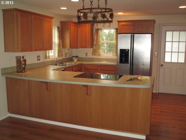 1324 Cloverdale Road Kalama, WA 98625 - Photo 2 of 16 Kitchen