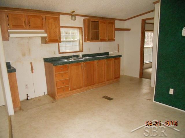 5576 West Bradford Road Shepherd, MI 48883 - Photo 3 of 12 31240067-2.JPG