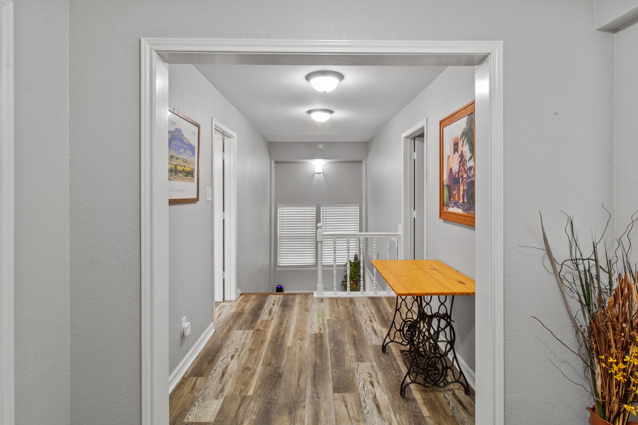 21 Red Oak Circle Point Blank, TX 77364 - Photo 34 of 50 a very nice looking room with a large bed and a potted plant