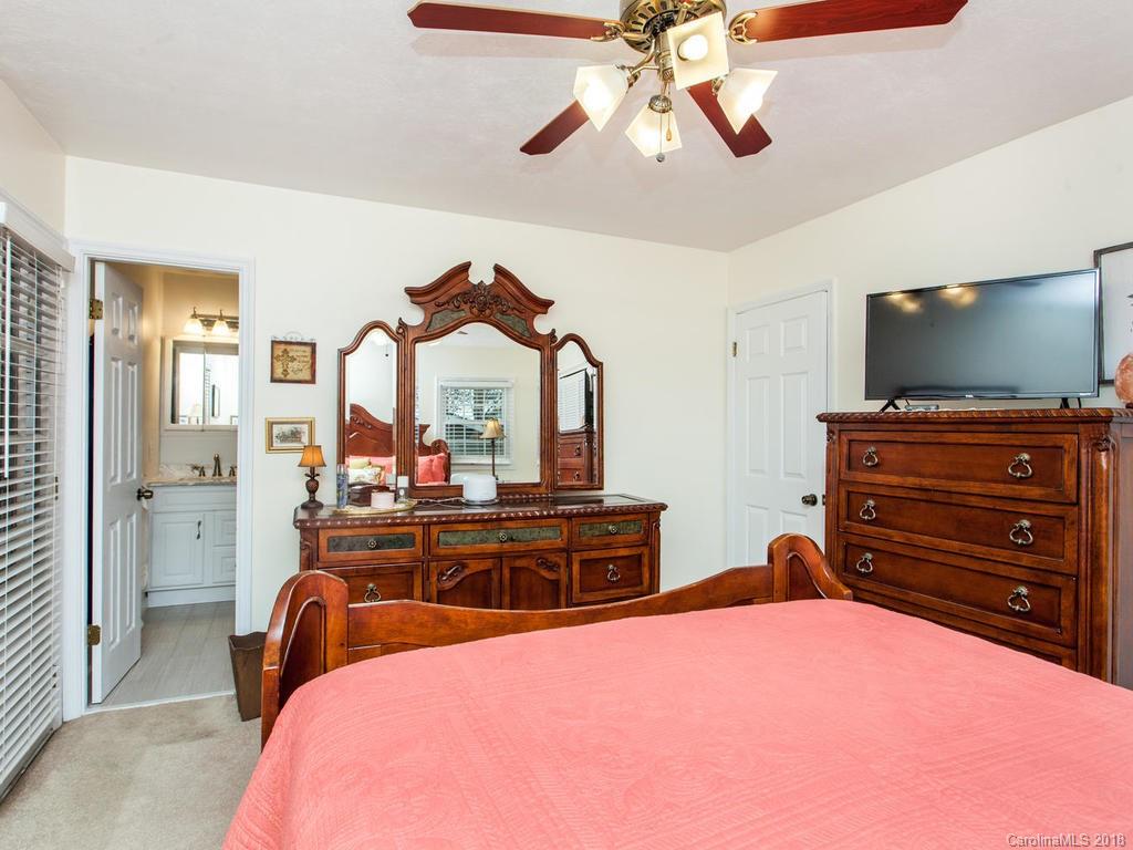 814 Dana Road Hendersonville, NC 28792 - Photo 17 of 30 Gallery Image 17