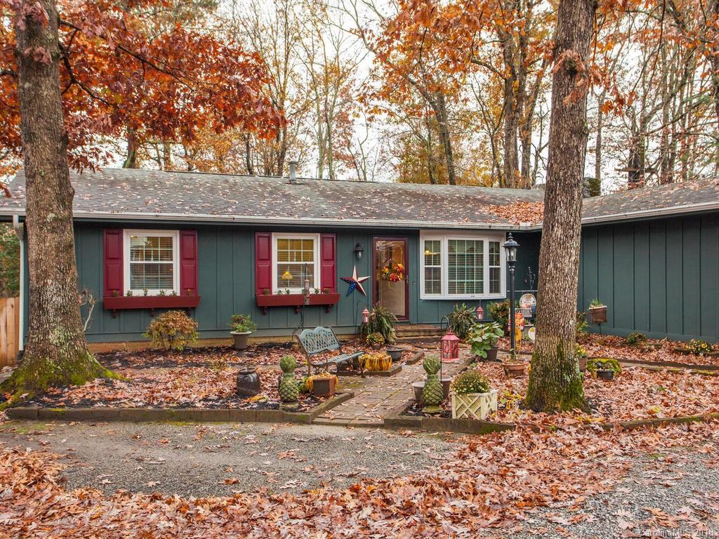 814 Dana Road Hendersonville, NC 28792 - Photo 3 of 30 Gallery Image 3