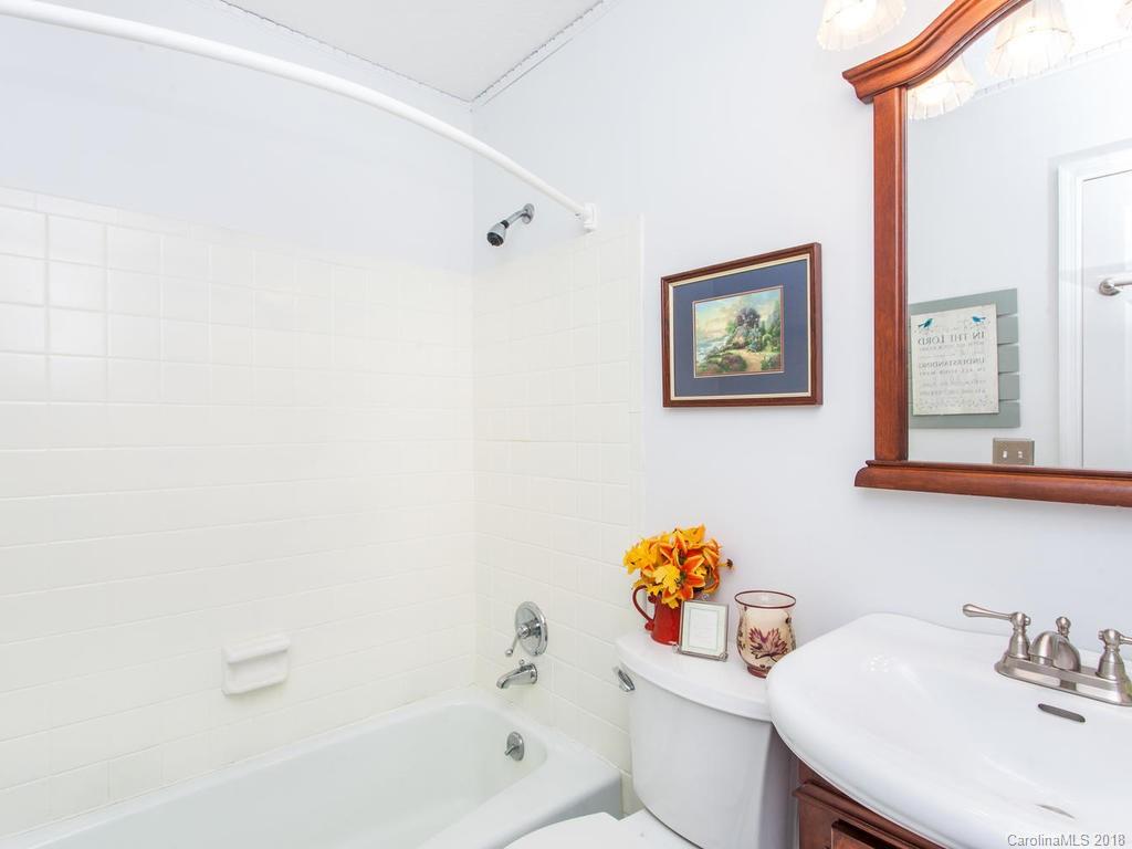 814 Dana Road Hendersonville, NC 28792 - Photo 21 of 30 Gallery Image 21