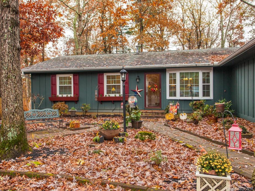 814 Dana Road Hendersonville, NC 28792 - Photo 4 of 30 Gallery Image 4