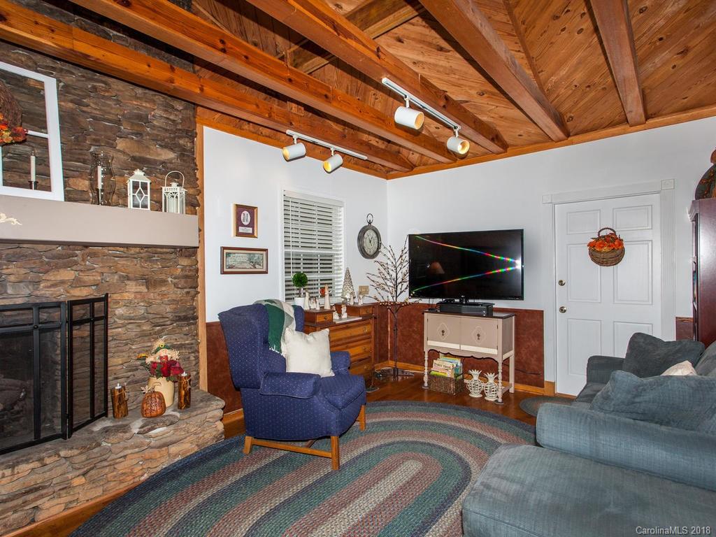 814 Dana Road Hendersonville, NC 28792 - Photo 9 of 30 Gallery Image 9