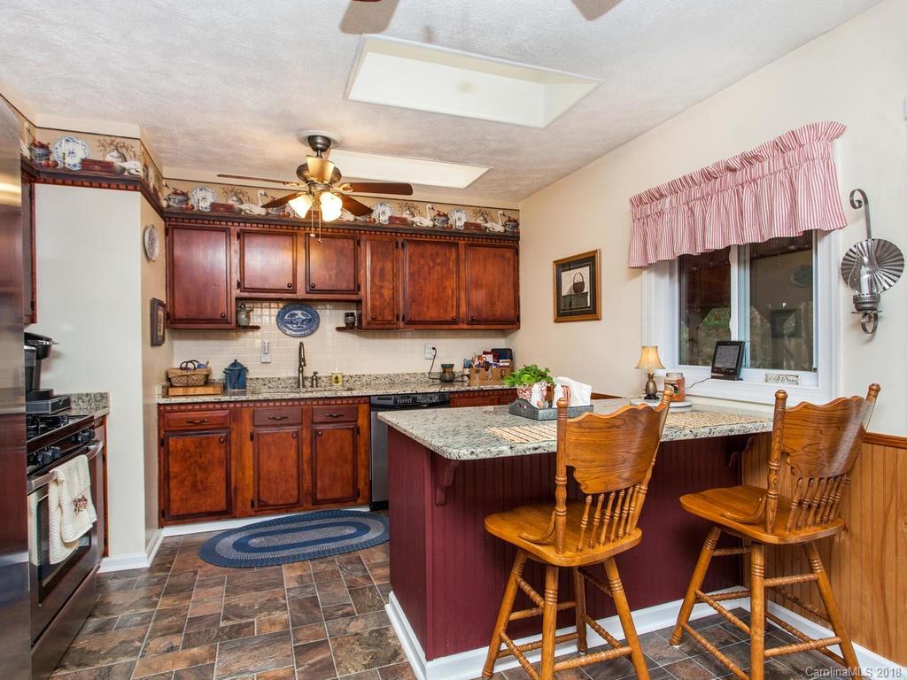 814 Dana Road Hendersonville, NC 28792 - Photo 10 of 30 Gallery Image 10
