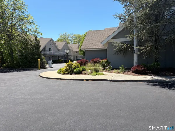 $1,725 | 3 Long Wharf Drive, Unit 521, New Haven, CT 06511