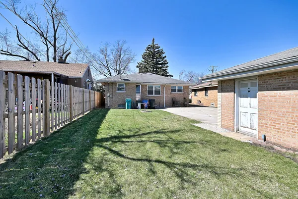 $349,900 | 341 Iroquois Road, Hillside, IL 60162