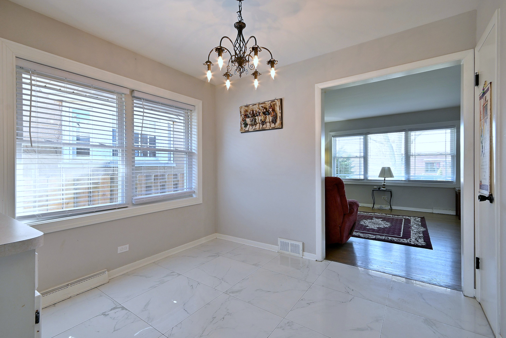 341 Iroquois Road Hillside, IL 60162 - Photo 4 of 21