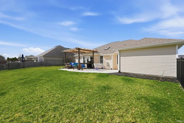 $328,900 | 11305 Nightingale Cove, Roanoke, IN 46783