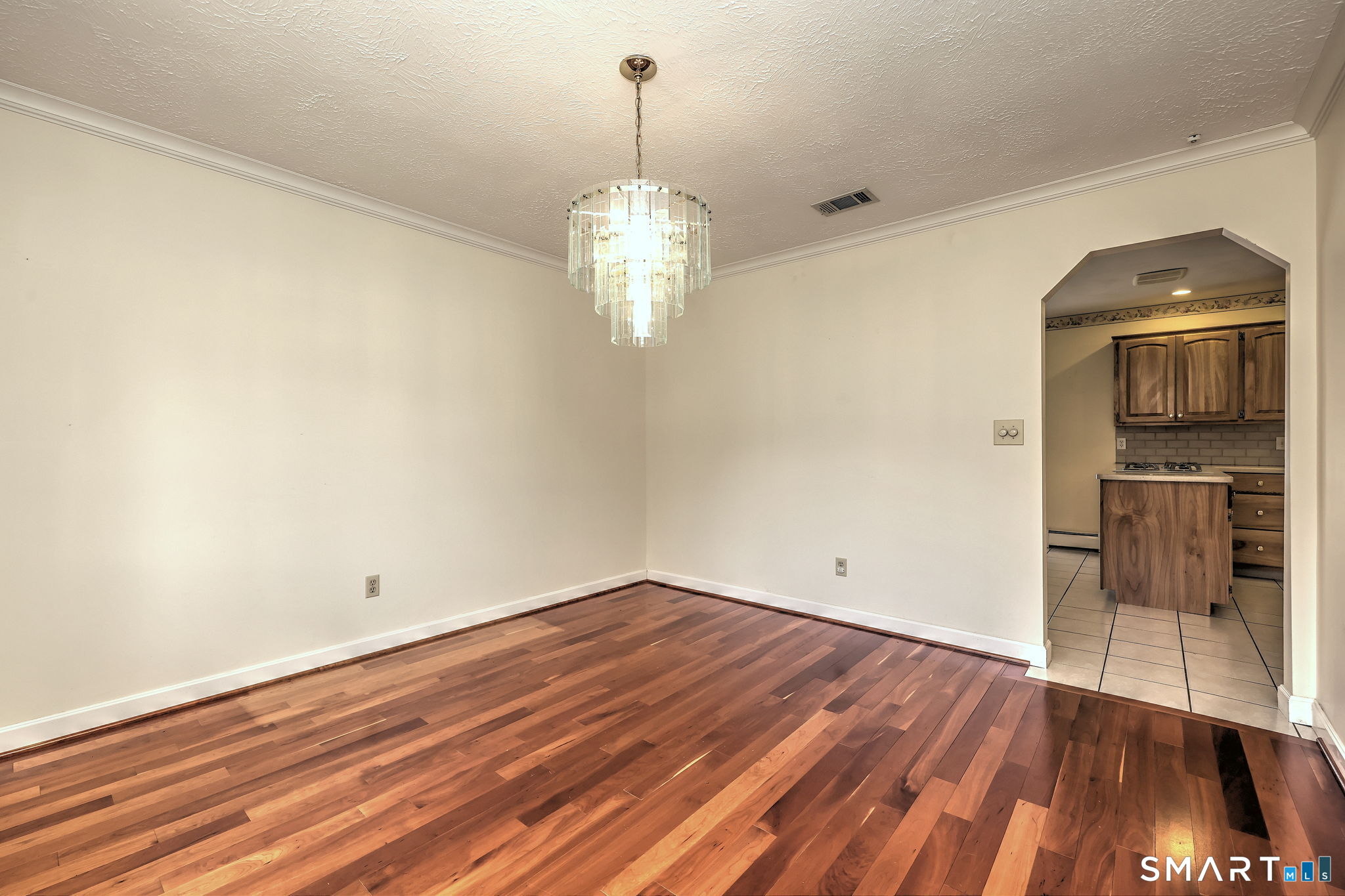 531 Woodruff Road Milford, CT 06461 - Photo 9 of 39