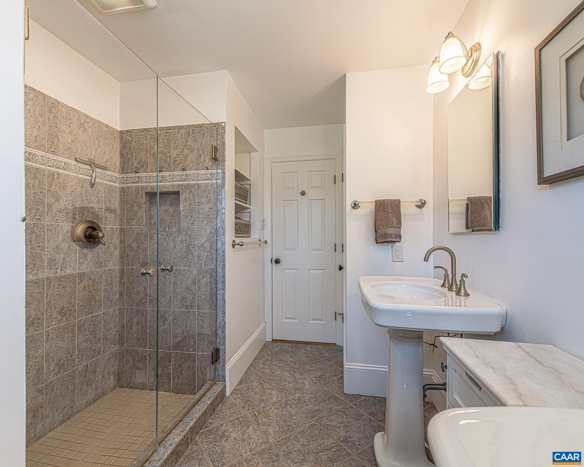 1732 Hermitage Road Waynesboro, VA 22980 - Photo 20 of 56