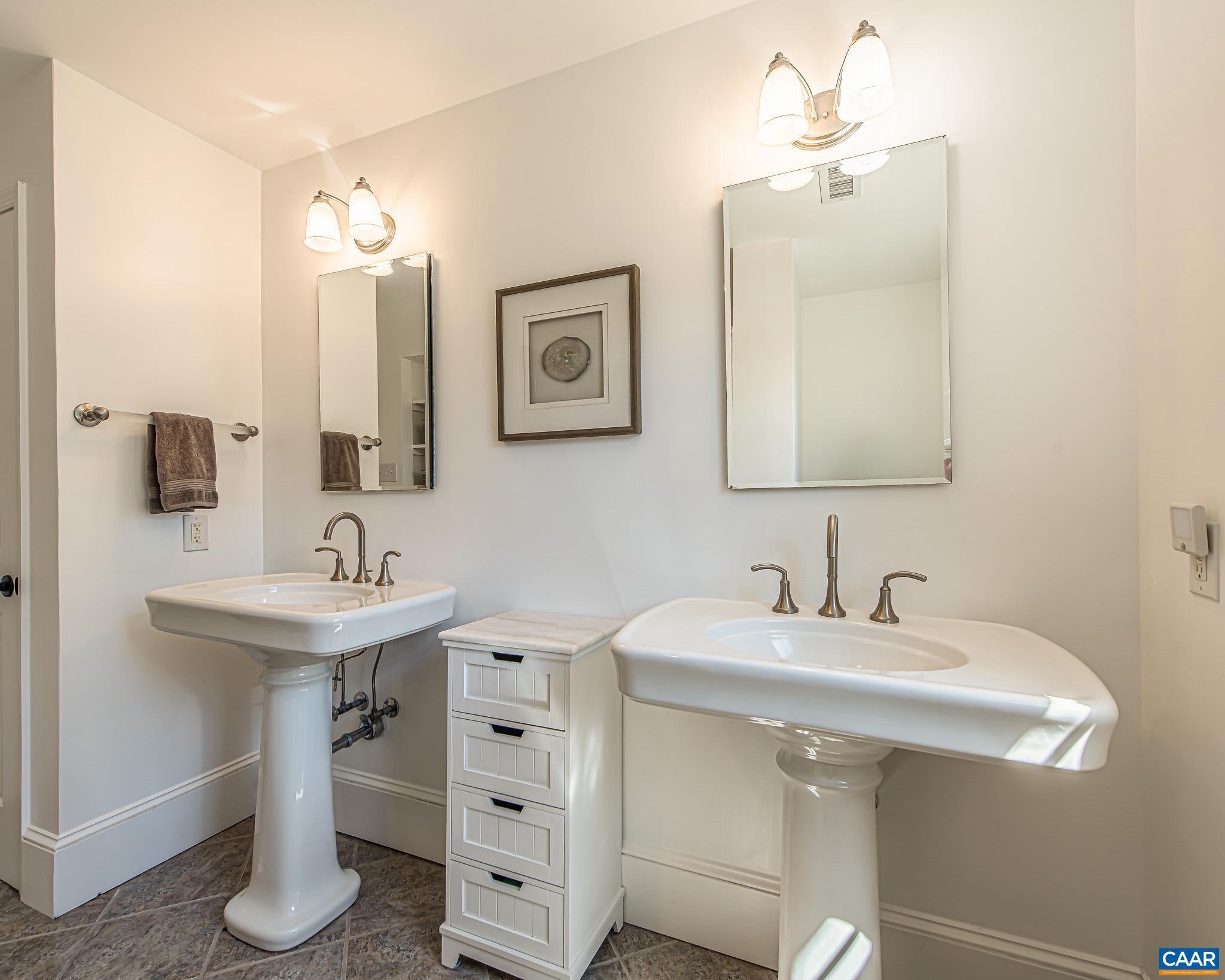 1732 Hermitage Road Waynesboro, VA 22980 - Photo 21 of 56