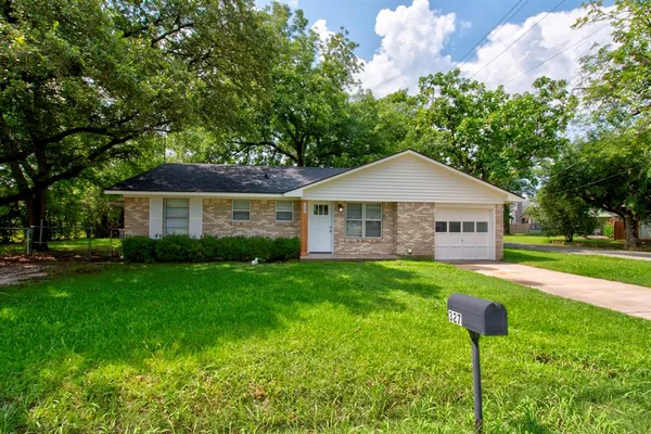 $249,000 | 327 West McKinney Street, Pilot Point, TX 76258