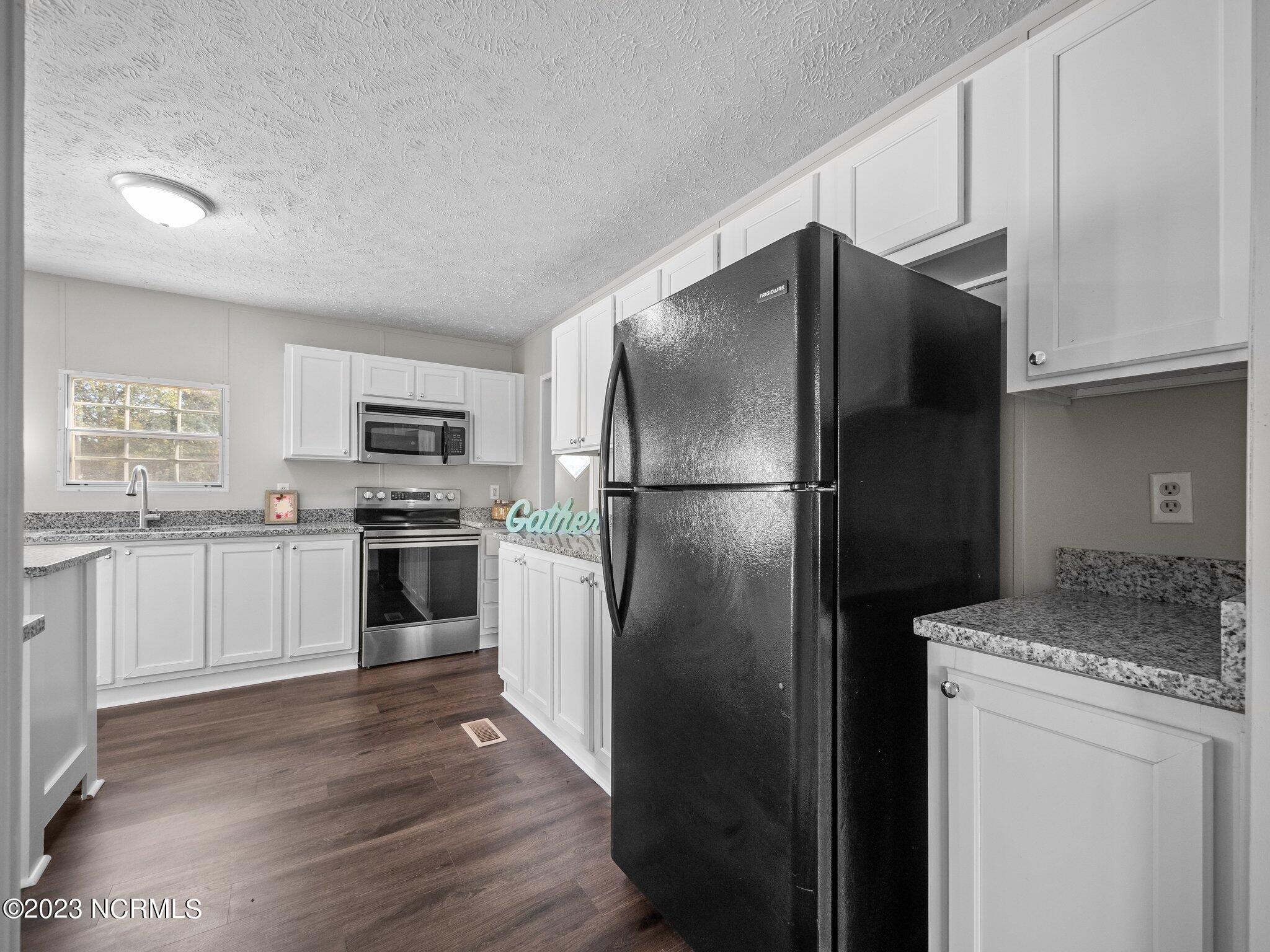 135 Reedy Lane Beulaville, NC 28518 - Photo 8 of 50 25-web-or-mls-M1B13855