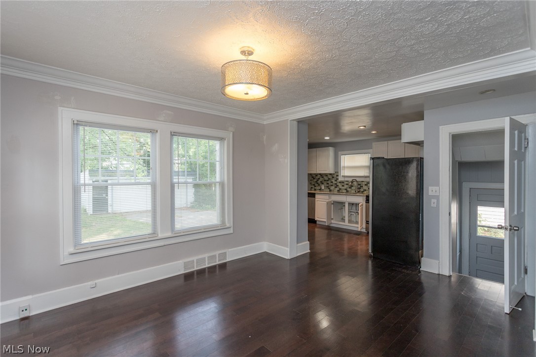 878 Clarence Road Cleveland Heights, OH 44121 - Photo 13 of 32