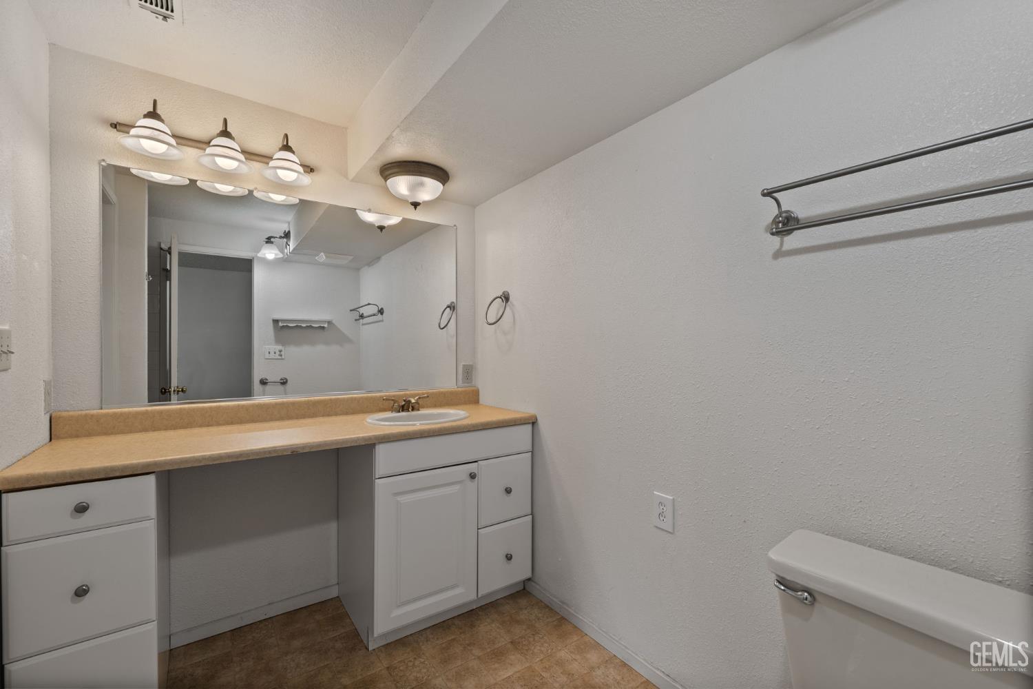 Undisclosed Address Tehachapi, CA 93561 - Photo 16 of 63