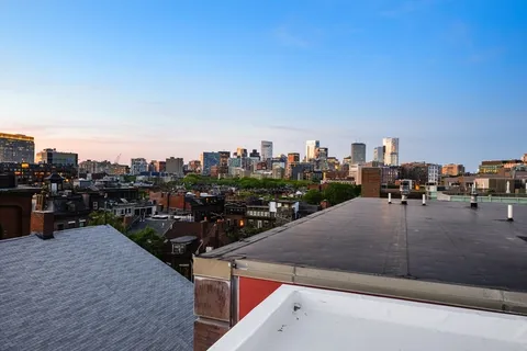 $1,100,000 | 1395 Washington Street, Unit PH606, Boston, MA 02118