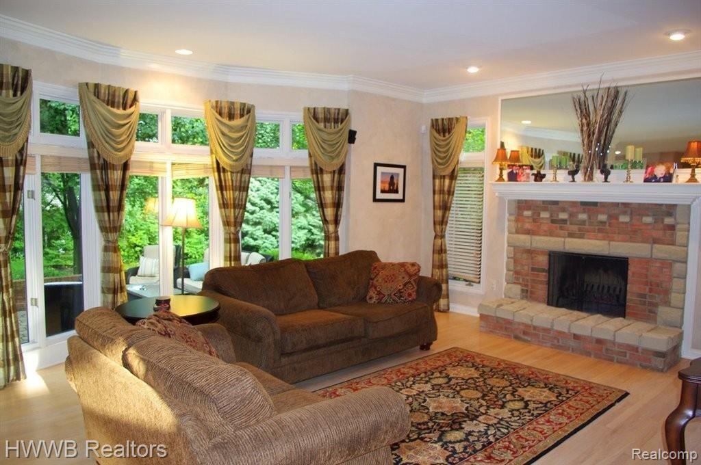 765 Crestwood Lane Rochester, MI 48309 - Photo 8 of 22 Great Room