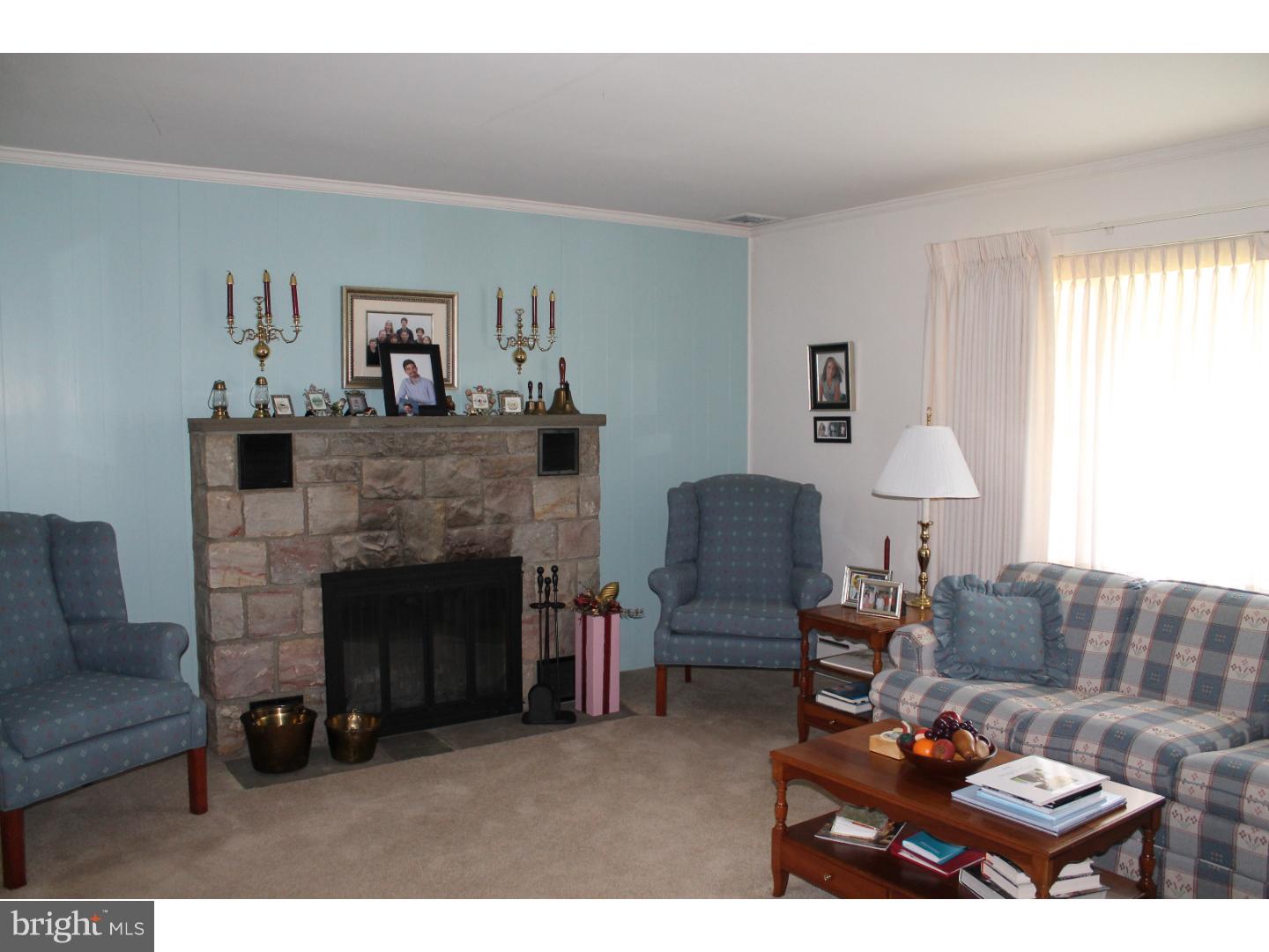349 Snyder Road Reading, PA 19605 - Photo 8 of 25 Living Room