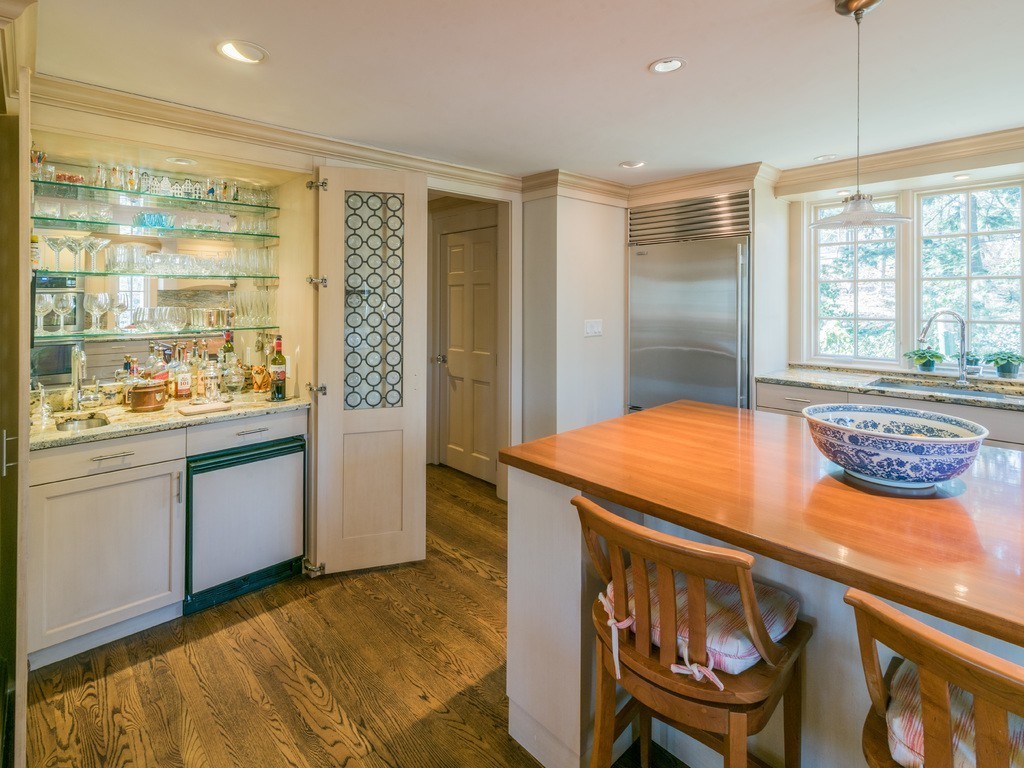 143 Meadowbrook Road Weston, MA 02493 - Photo 4 of 17